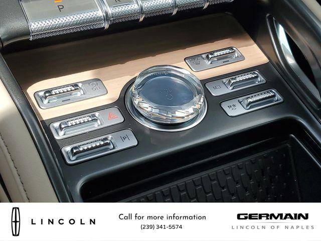 Photo of 2025 White Platinum Metallic Tri-Coat Lincoln Nautilus