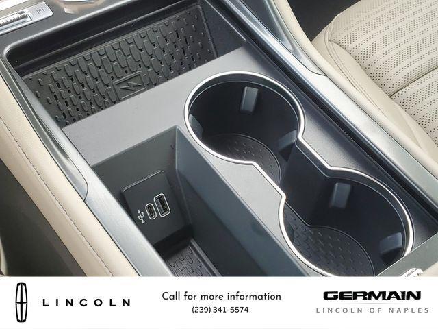 Photo of 2025 White Platinum Metallic Tri-Coat Lincoln Nautilus