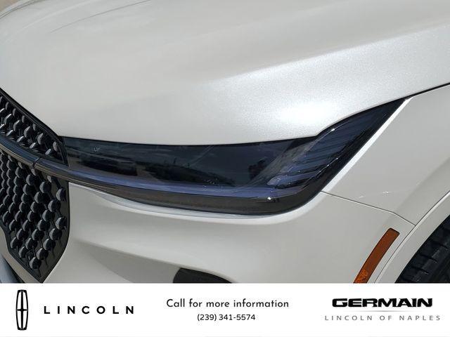 Photo of 2025 White Platinum Metallic Tri-Coat Lincoln Nautilus