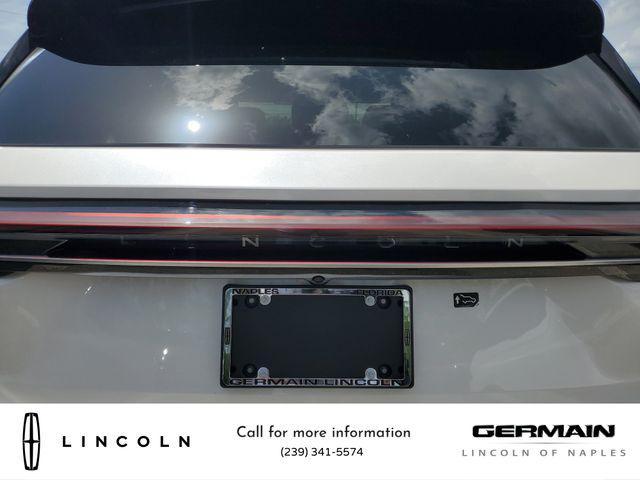 Photo of 2025 White Platinum Metallic Tri-Coat Lincoln Nautilus