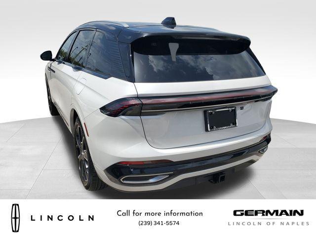 Photo of 2025 White Platinum Metallic Tri-Coat Lincoln Nautilus