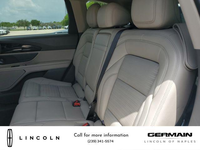 Photo of 2025 White Platinum Metallic Tri-Coat Lincoln Nautilus