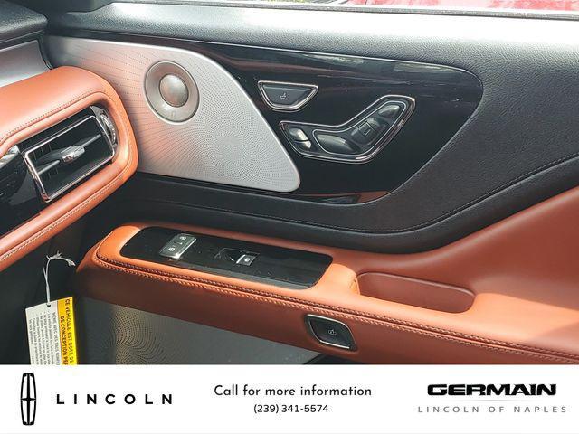 Photo of 2025 Infinite Black Metallic Clearcoat Lincoln Aviator