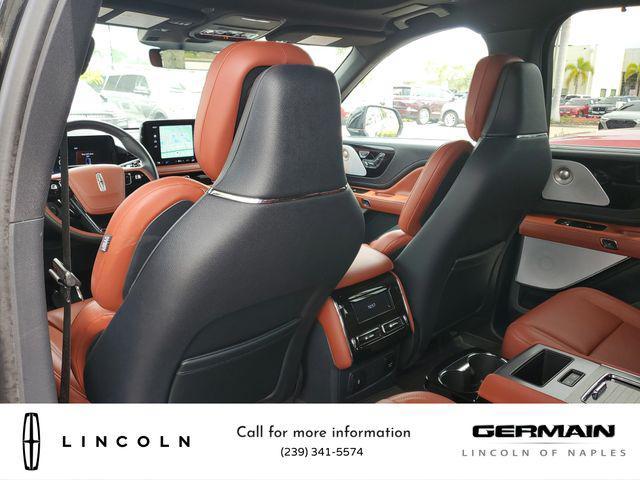 Photo of 2025 Infinite Black Metallic Clearcoat Lincoln Aviator