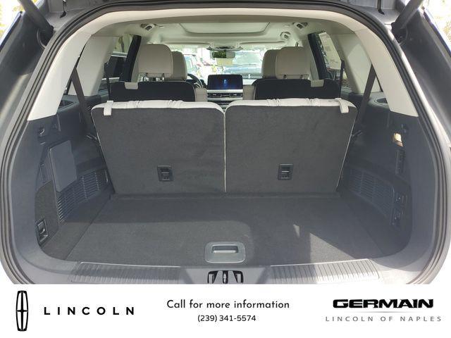 Photo of 2025 Pristine White Metallic Tri-Coat Lincoln Aviator