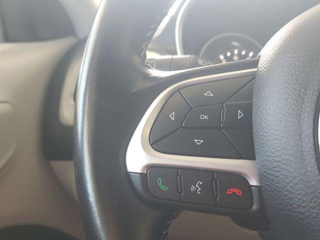 Photo of 2020 White Clearcoat Jeep Compass