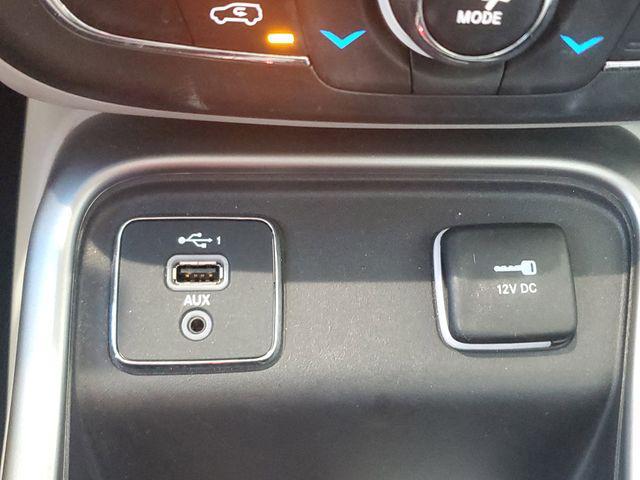 Photo of 2020 White Clearcoat Jeep Compass