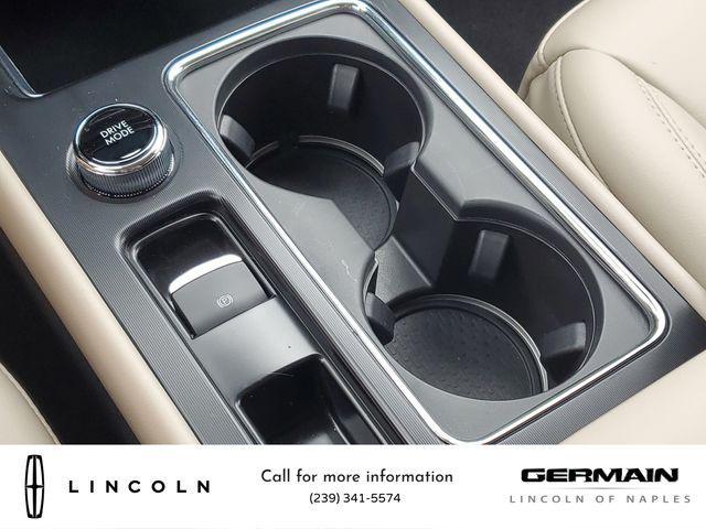 Photo of 2025 White Lincoln Corsair