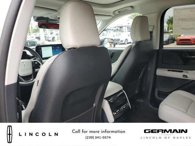 Photo of 2025 Pristine White Metallic Tri-Coat Lincoln Aviator