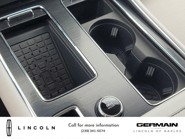 Photo of 2025 Pristine White Metallic Tri-Coat Lincoln Aviator