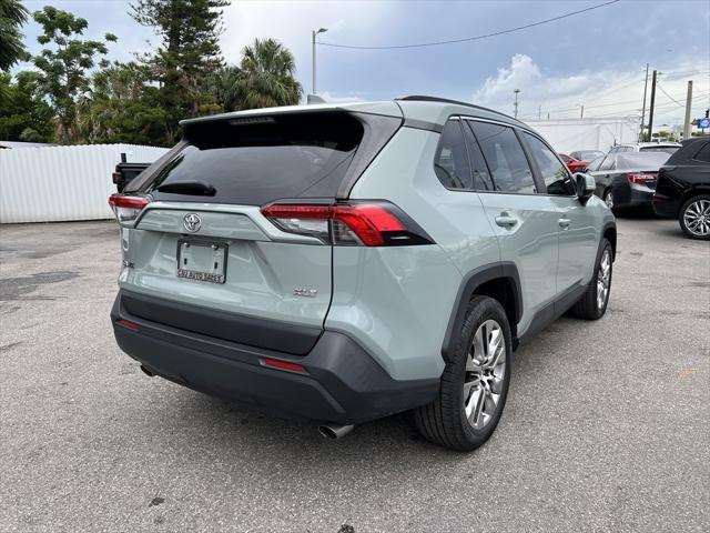 Photo of 2019 Gray Toyota RAV4