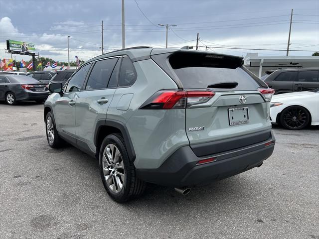Photo of 2019 Gray Toyota RAV4