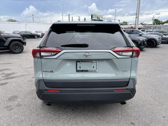 Photo of 2019 Gray Toyota RAV4