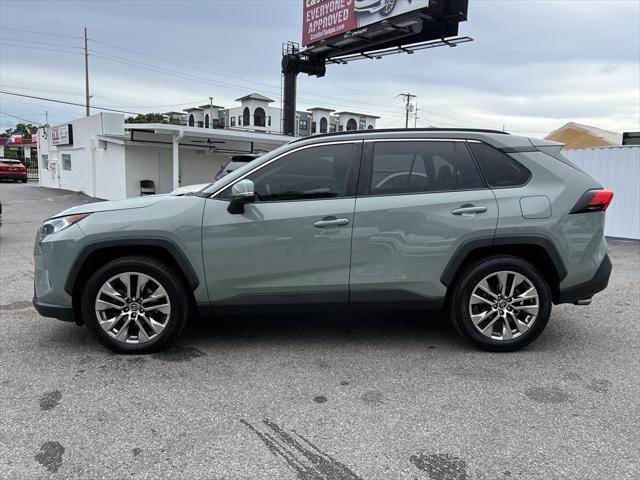 Photo of 2019 Gray Toyota RAV4