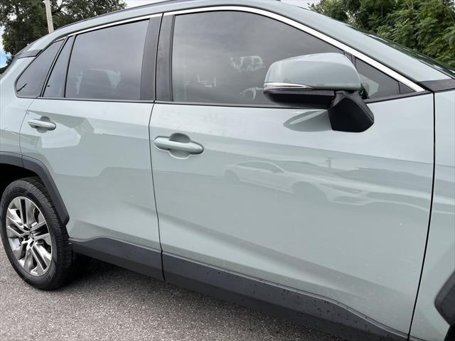 Photo of 2019 Gray Toyota RAV4