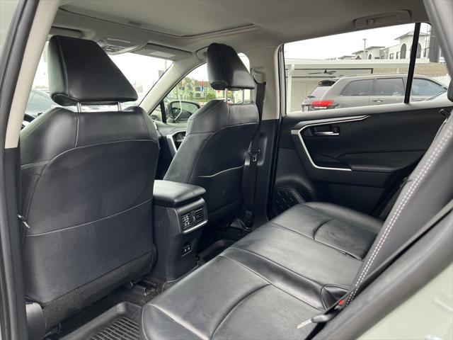 Photo of 2019 Gray Toyota RAV4