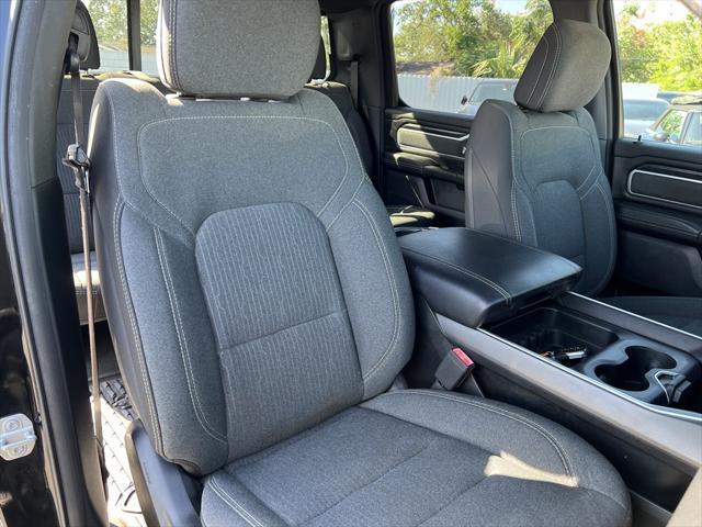 Photo of 2020 Diamond Black Crystal Pearlcoat RAM 1500