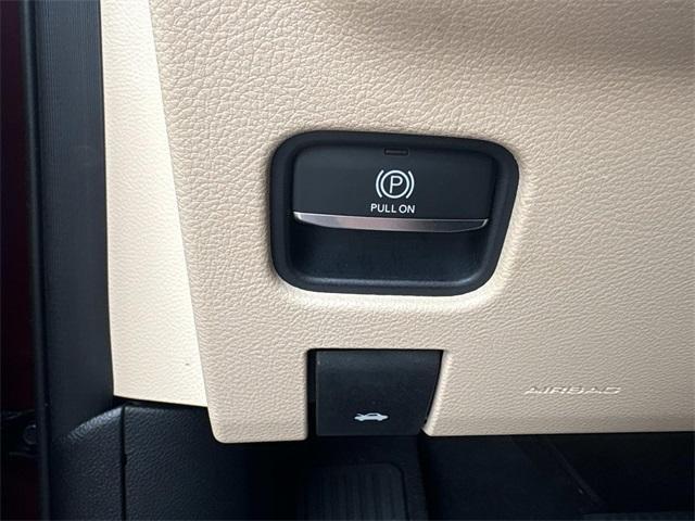 Photo of 2022 Velvet Red Pearlcoat Jeep Grand Cherokee L