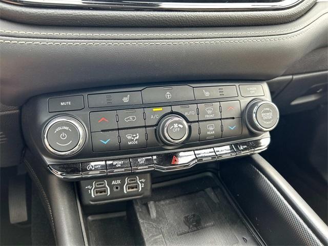 Photo of 2022 White Knuckle Clearcoat Dodge Durango
