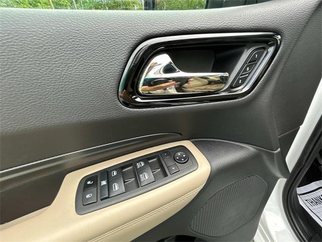 Photo of 2022 White Knuckle Clearcoat Dodge Durango