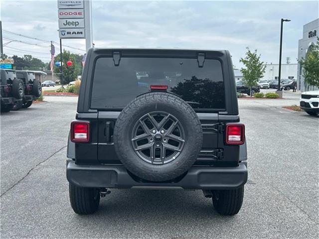 Photo of 2025 Black Clearcoat Jeep Wrangler