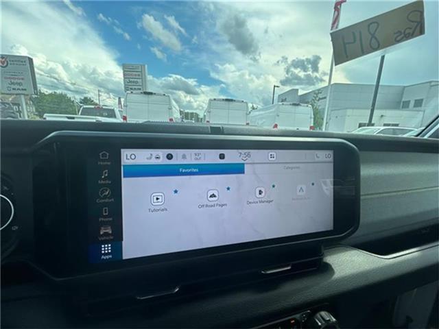 Photo of 2025 Bright White Clearcoat Jeep Wrangler