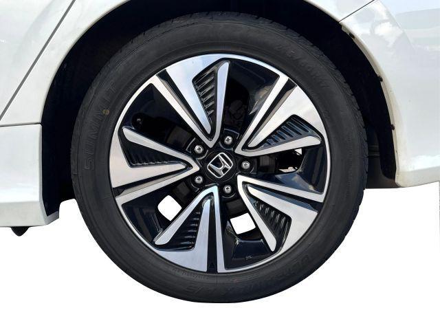 Photo of 2017 White Honda Civic
