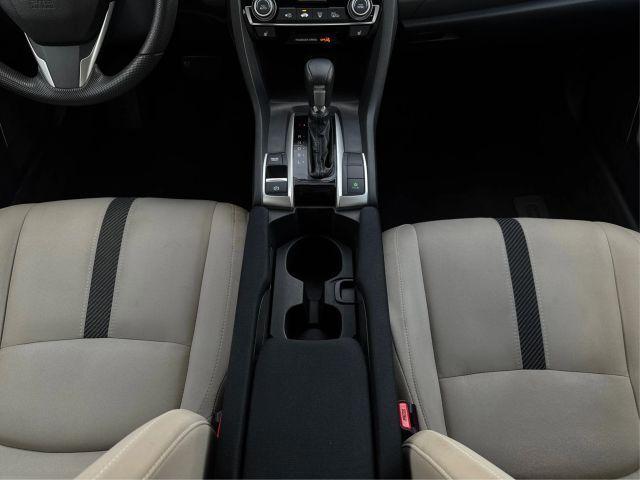 Photo of 2017 White Honda Civic