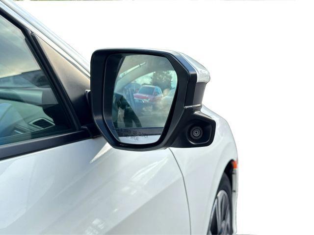 Photo of 2017 White Honda Civic