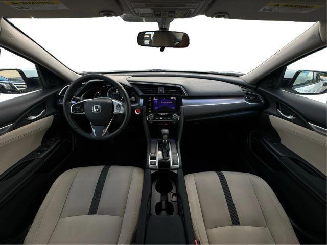 Photo of 2017 White Honda Civic