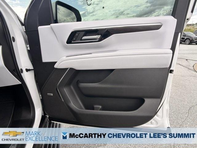 Photo of 2025 Iridescent Pearl Tricoat Chevrolet Tahoe