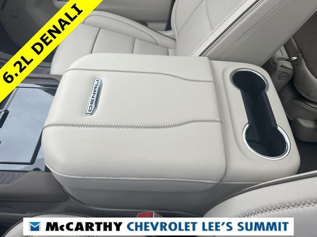 Photo of 2025 White Frost Tri-Coat GMC Yukon