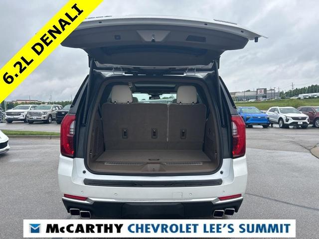 Photo of 2025 White Frost Tri-Coat GMC Yukon