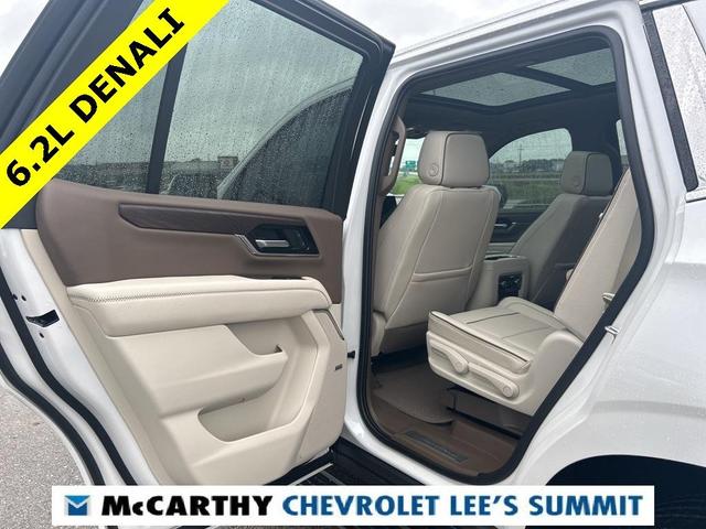 Photo of 2025 White Frost Tri-Coat GMC Yukon