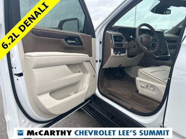 Photo of 2025 White Frost Tri-Coat GMC Yukon