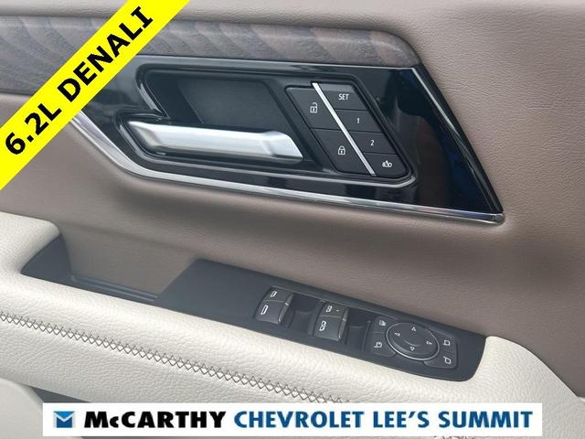 Photo of 2025 White Frost Tri-Coat GMC Yukon