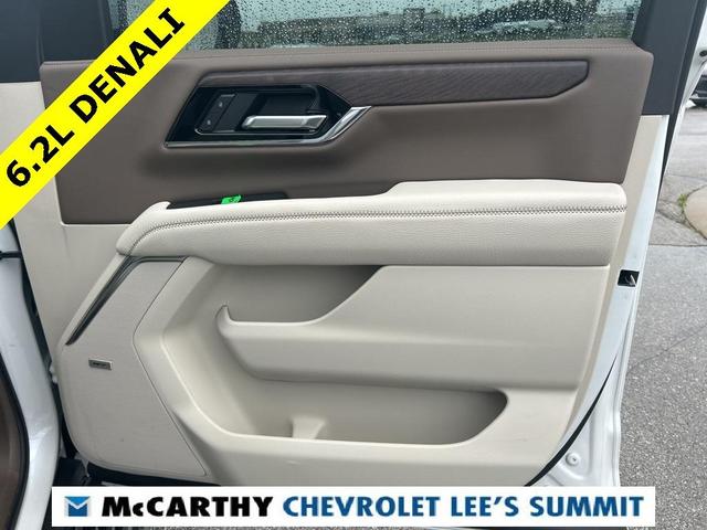 Photo of 2025 White Frost Tri-Coat GMC Yukon
