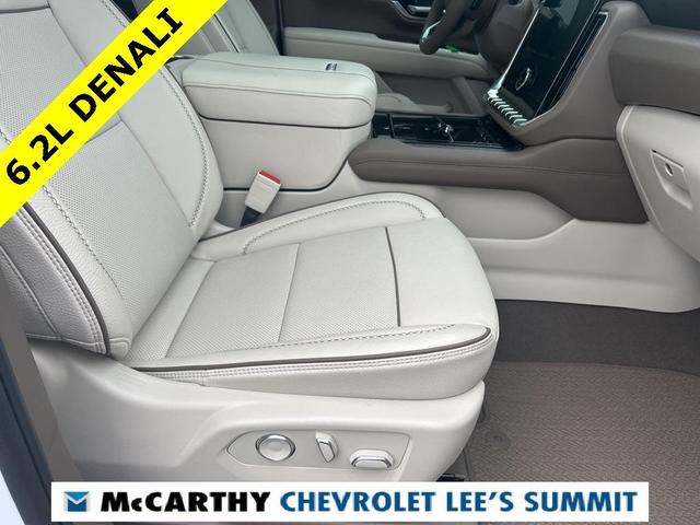 Photo of 2025 White Frost Tri-Coat GMC Yukon