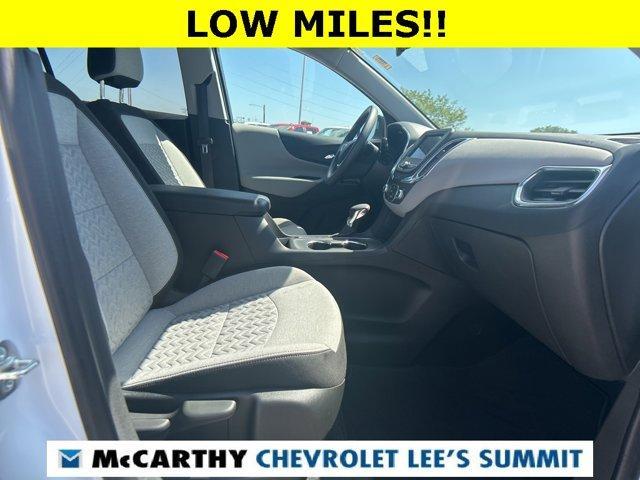 Photo of 2024 Summit White Chevrolet Equinox