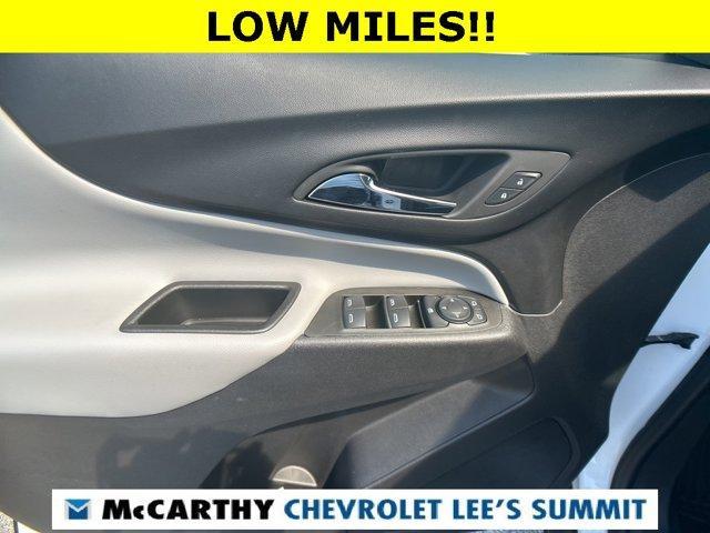 Photo of 2024 Summit White Chevrolet Equinox