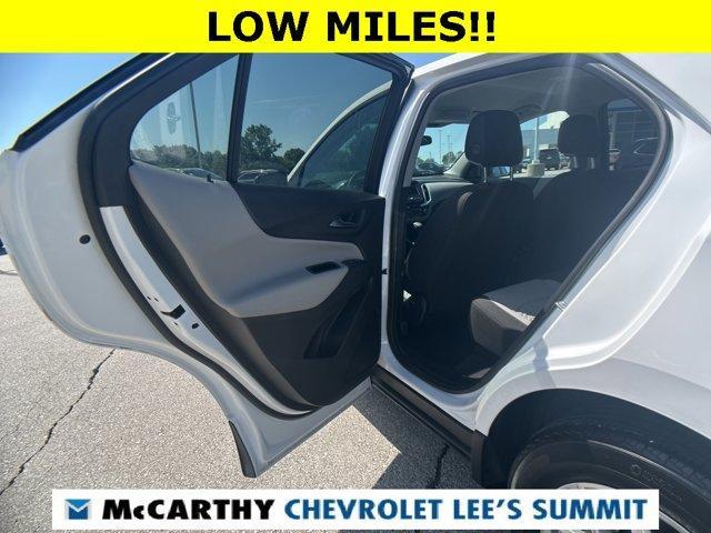 Photo of 2024 Summit White Chevrolet Equinox
