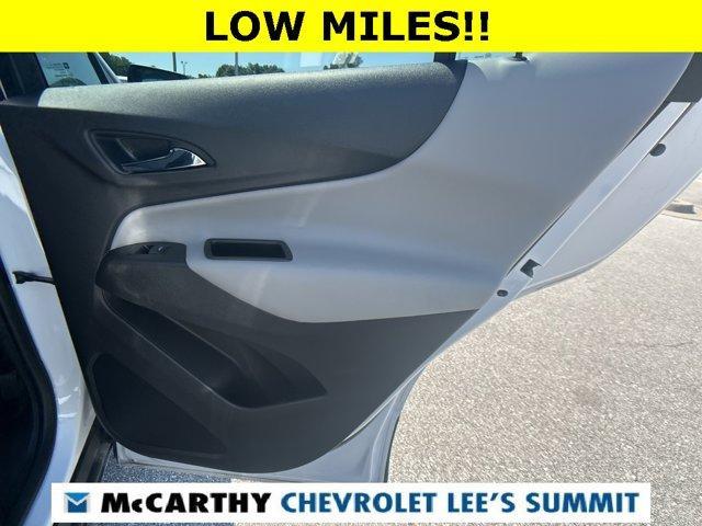 Photo of 2024 Summit White Chevrolet Equinox