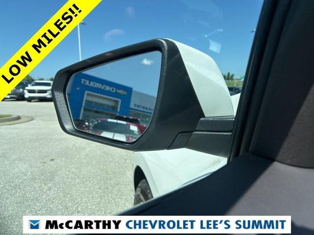 Photo of 2023 Iridescent Pearl Tricoat Chevrolet Equinox