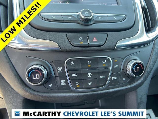 Photo of 2023 Iridescent Pearl Tricoat Chevrolet Equinox