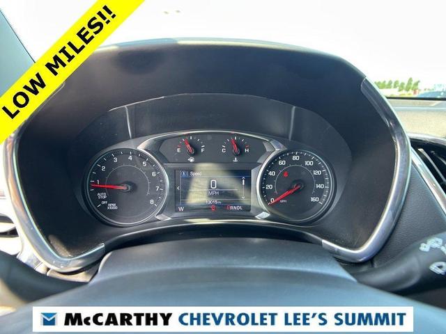 Photo of 2023 Iridescent Pearl Tricoat Chevrolet Equinox