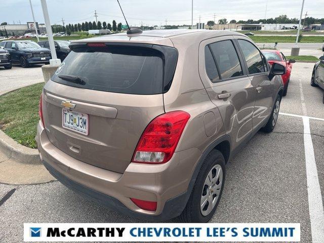 Photo of 2018 Sandy Ridge Metallic Chevrolet Trax