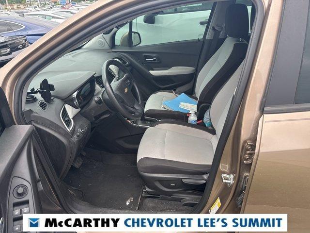 Photo of 2018 Sandy Ridge Metallic Chevrolet Trax