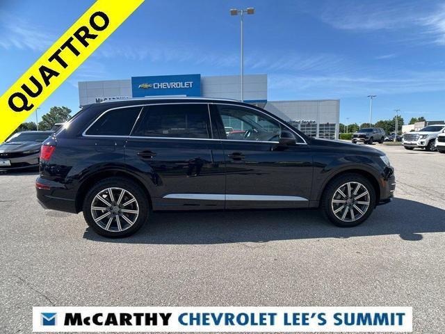 Photo of 2018 Ink Blue Metallic Audi Q7