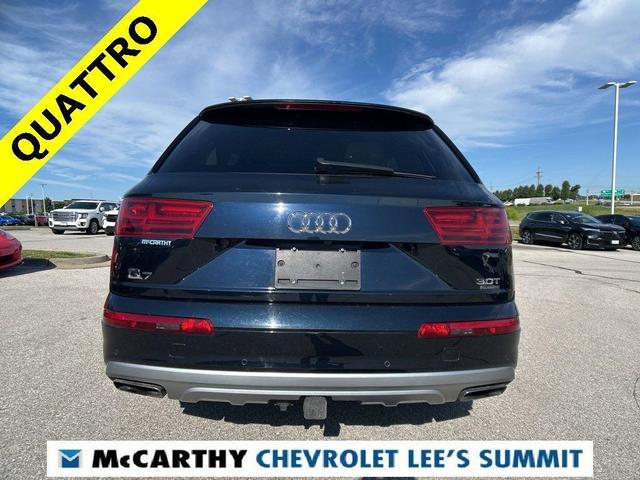 Photo of 2018 Ink Blue Metallic Audi Q7