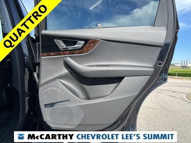 Photo of 2018 Ink Blue Metallic Audi Q7